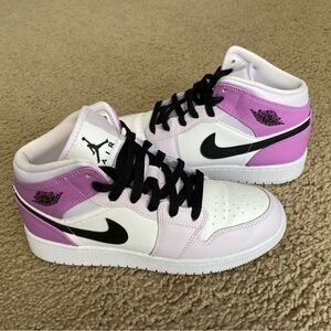 Air Jordan 1 Mid Shoes (GS)